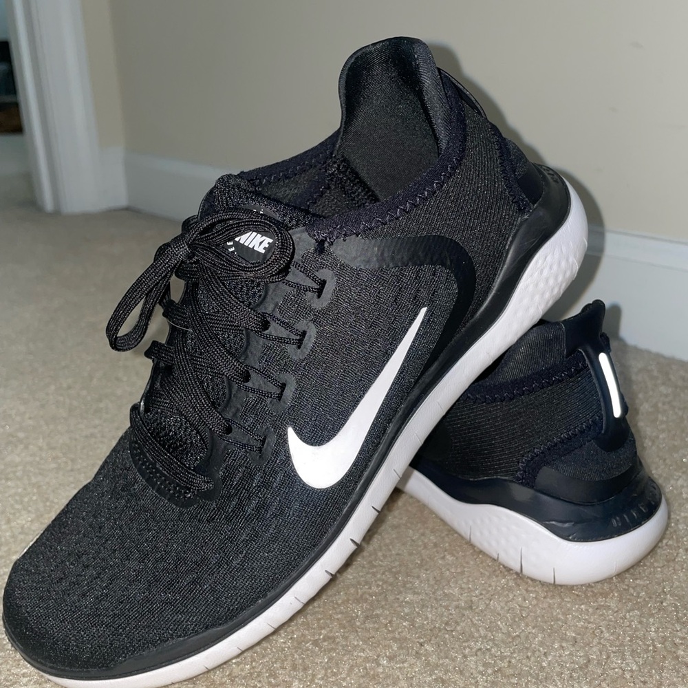 Nike Women's Black and White Running Sneakers
